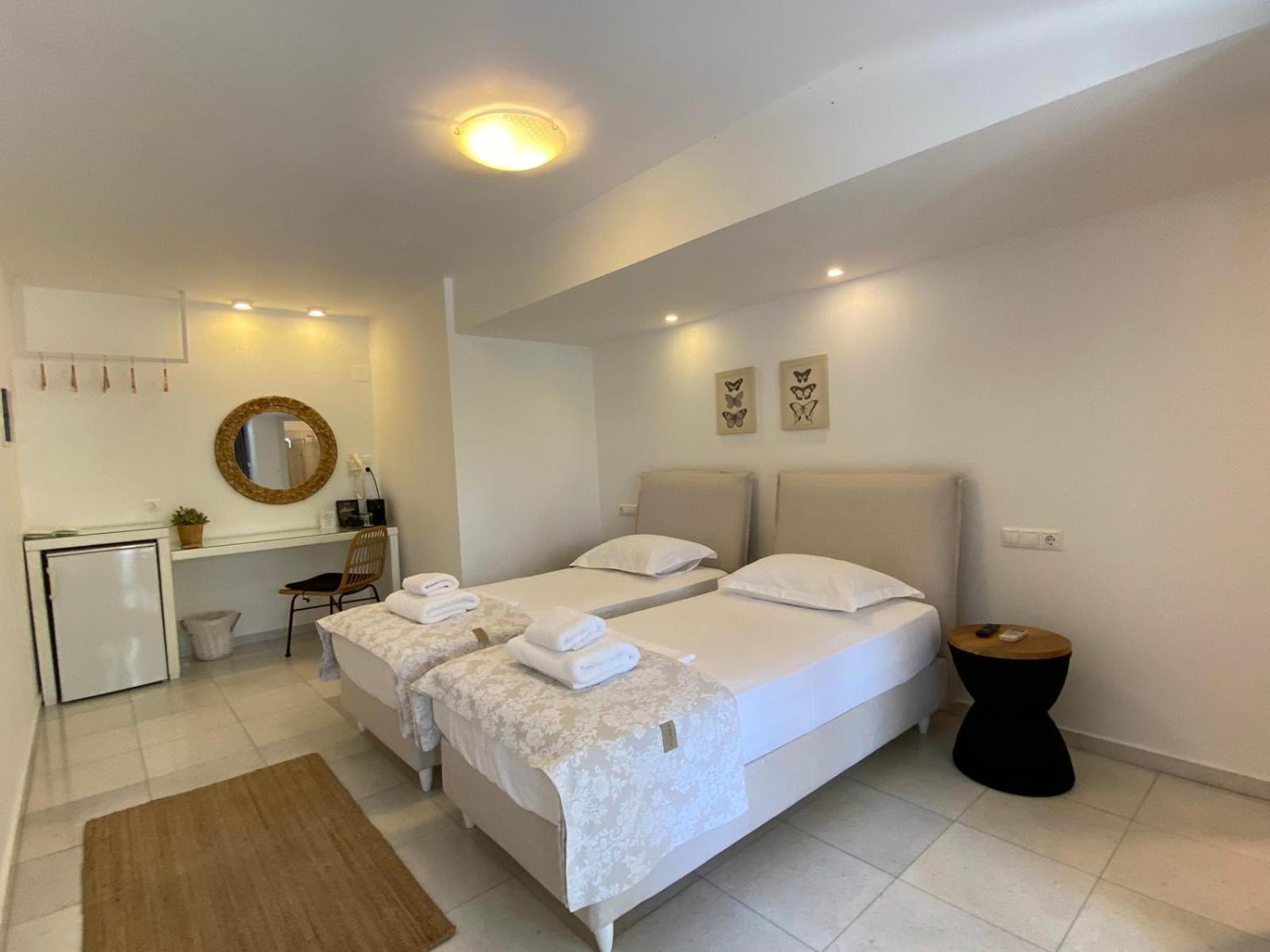 Perivoli Rooms Páros Rum bild